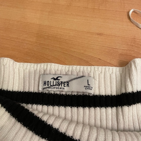 Hollister co off shoulder stripe sweater size L - Picture 6 of 7